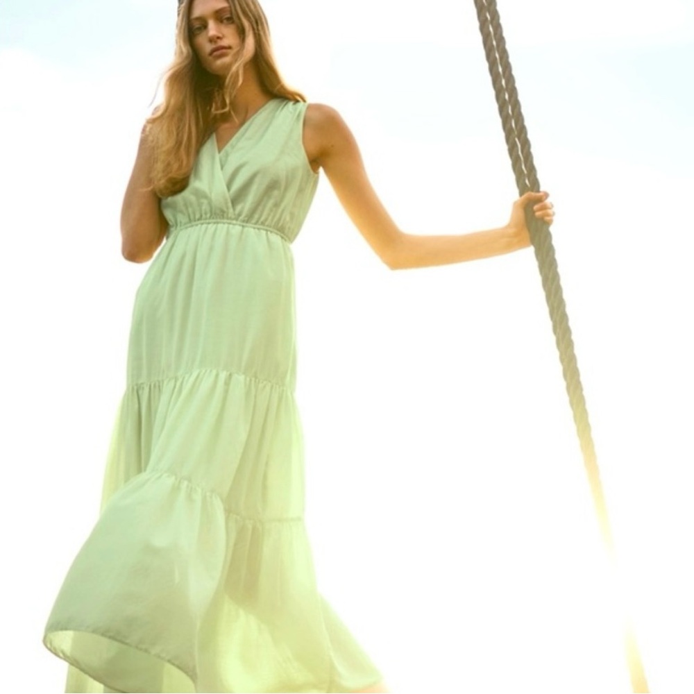 Banana Republic honeydew maxi dress M